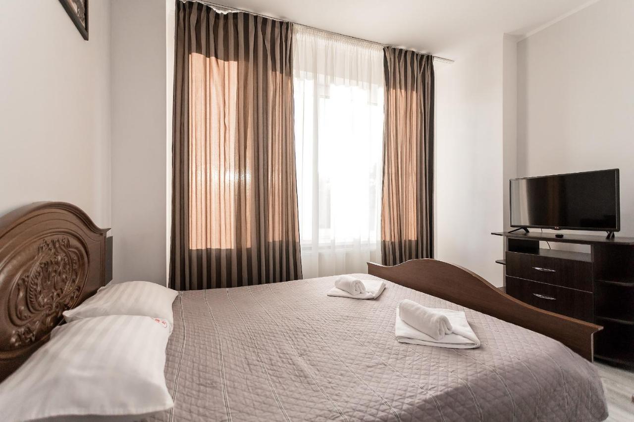 Sunlit Hotel Ivano-Frankivszk Kültér fotó