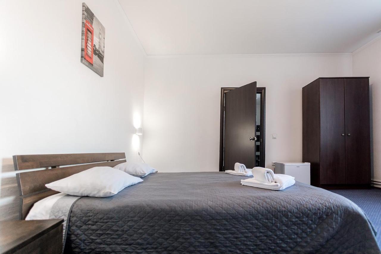 Sunlit Hotel Ivano-Frankivszk Kültér fotó