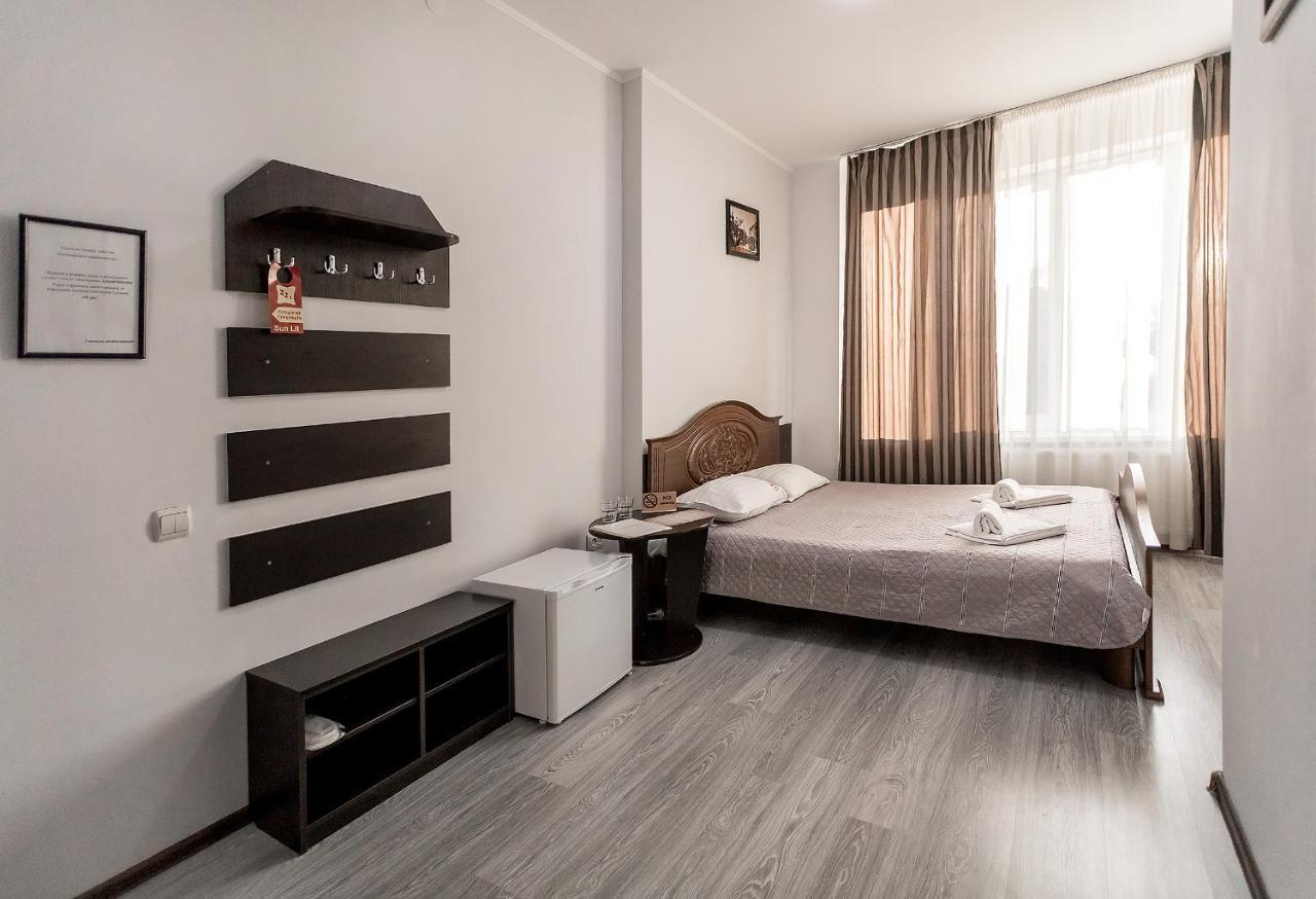 Sunlit Hotel Ivano-Frankivszk Kültér fotó