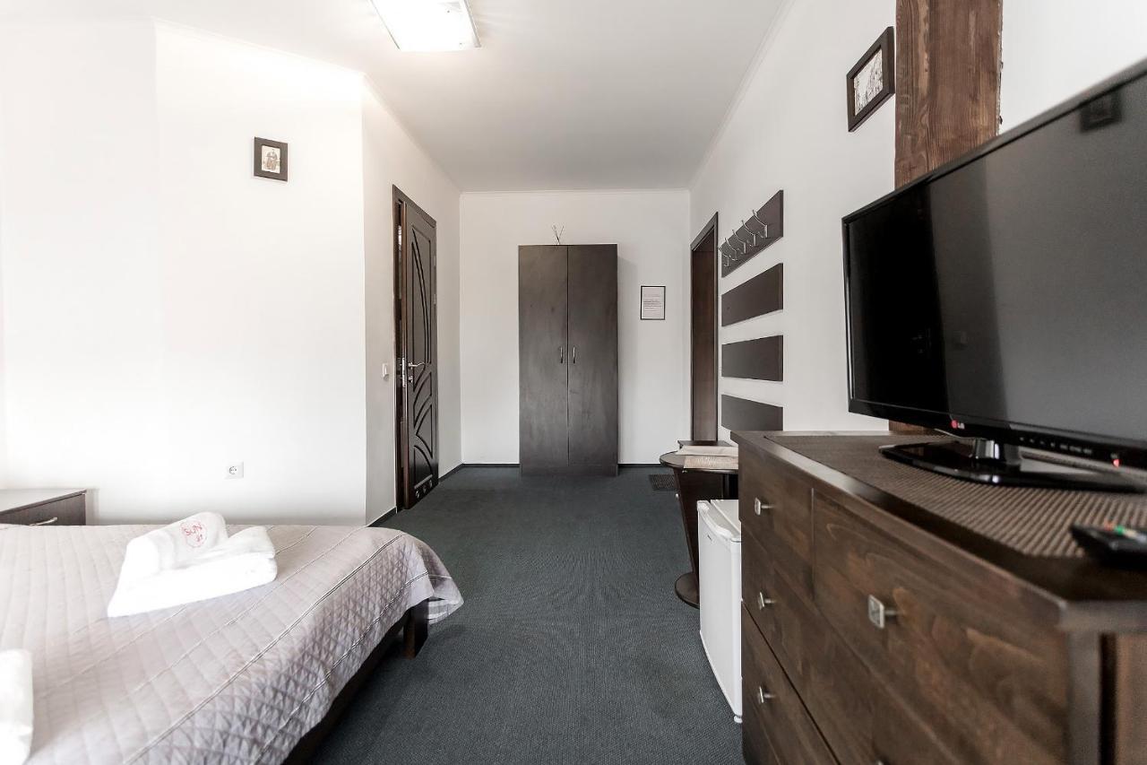 Sunlit Hotel Ivano-Frankivszk Kültér fotó