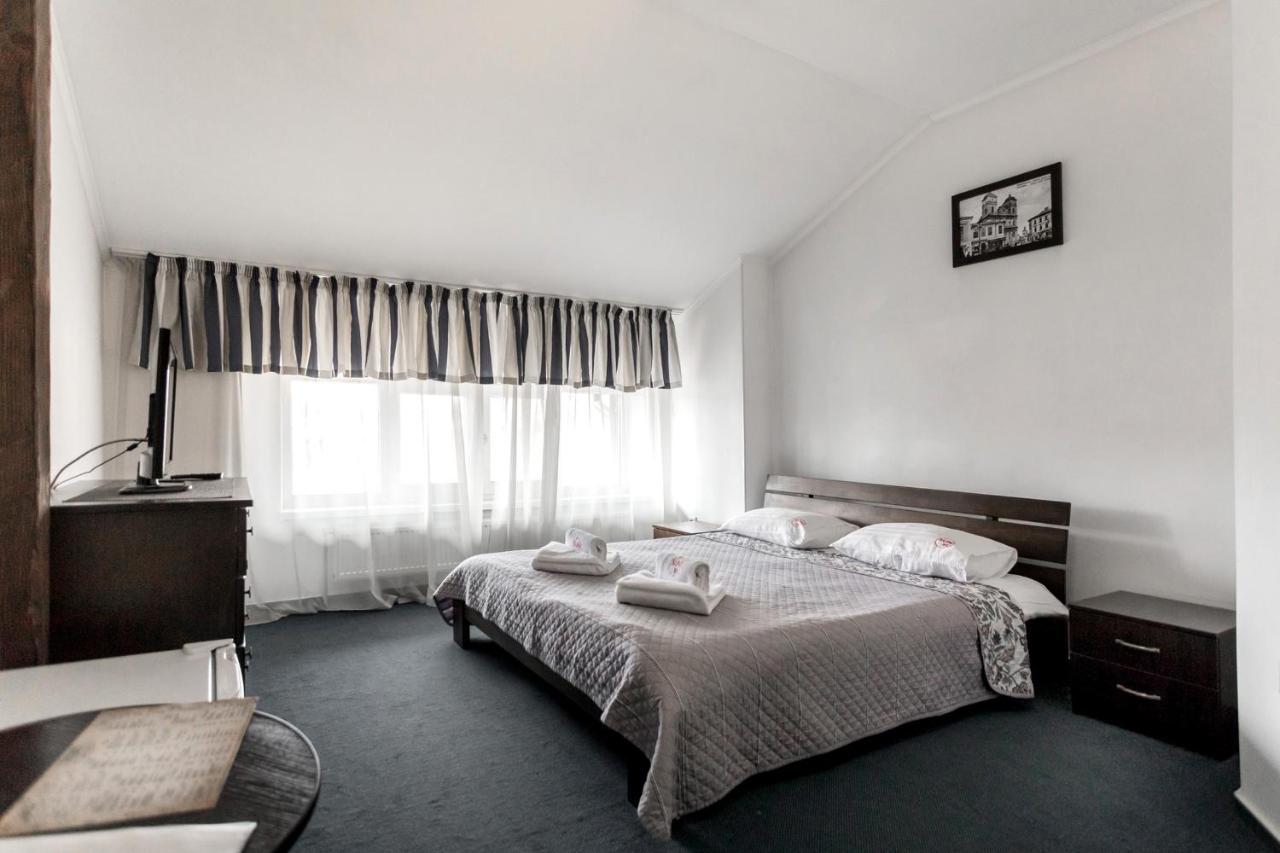 Sunlit Hotel Ivano-Frankivszk Kültér fotó