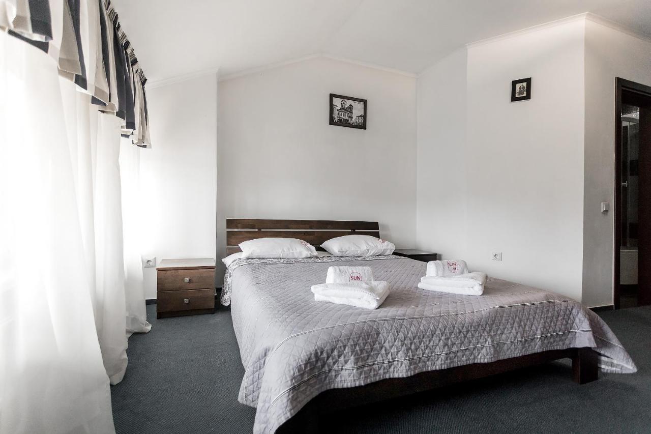Sunlit Hotel Ivano-Frankivszk Kültér fotó