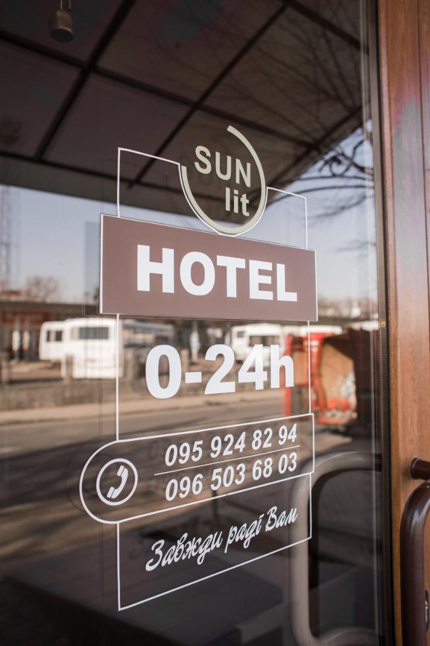 Sunlit Hotel Ivano-Frankivszk Kültér fotó