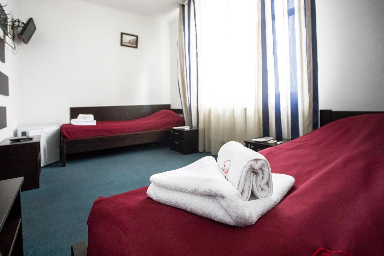 Sunlit Hotel Ivano-Frankivszk Kültér fotó